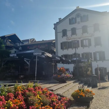 De La Bourgeoisie Hotel *